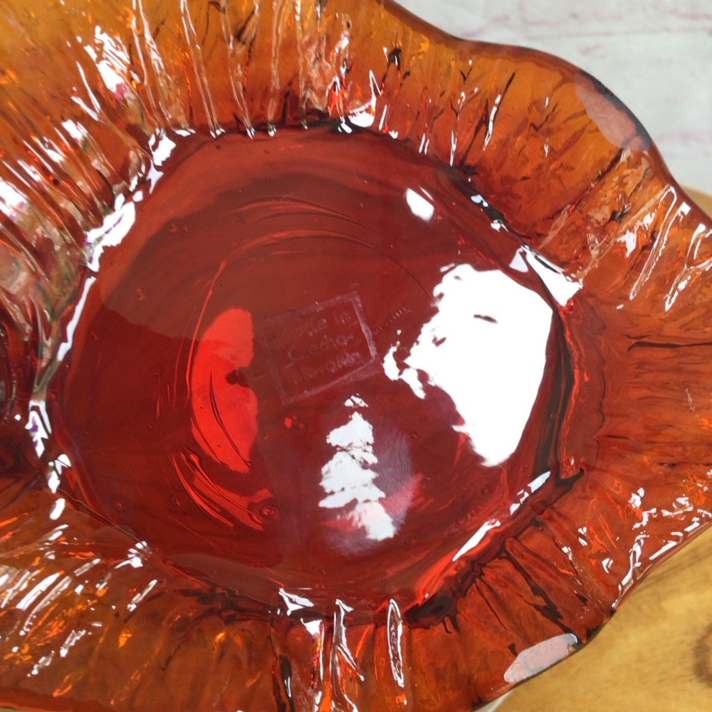 Vintage Elegant Red Leaf Glass Decor Accent Bowl - Picture 10 of 10
